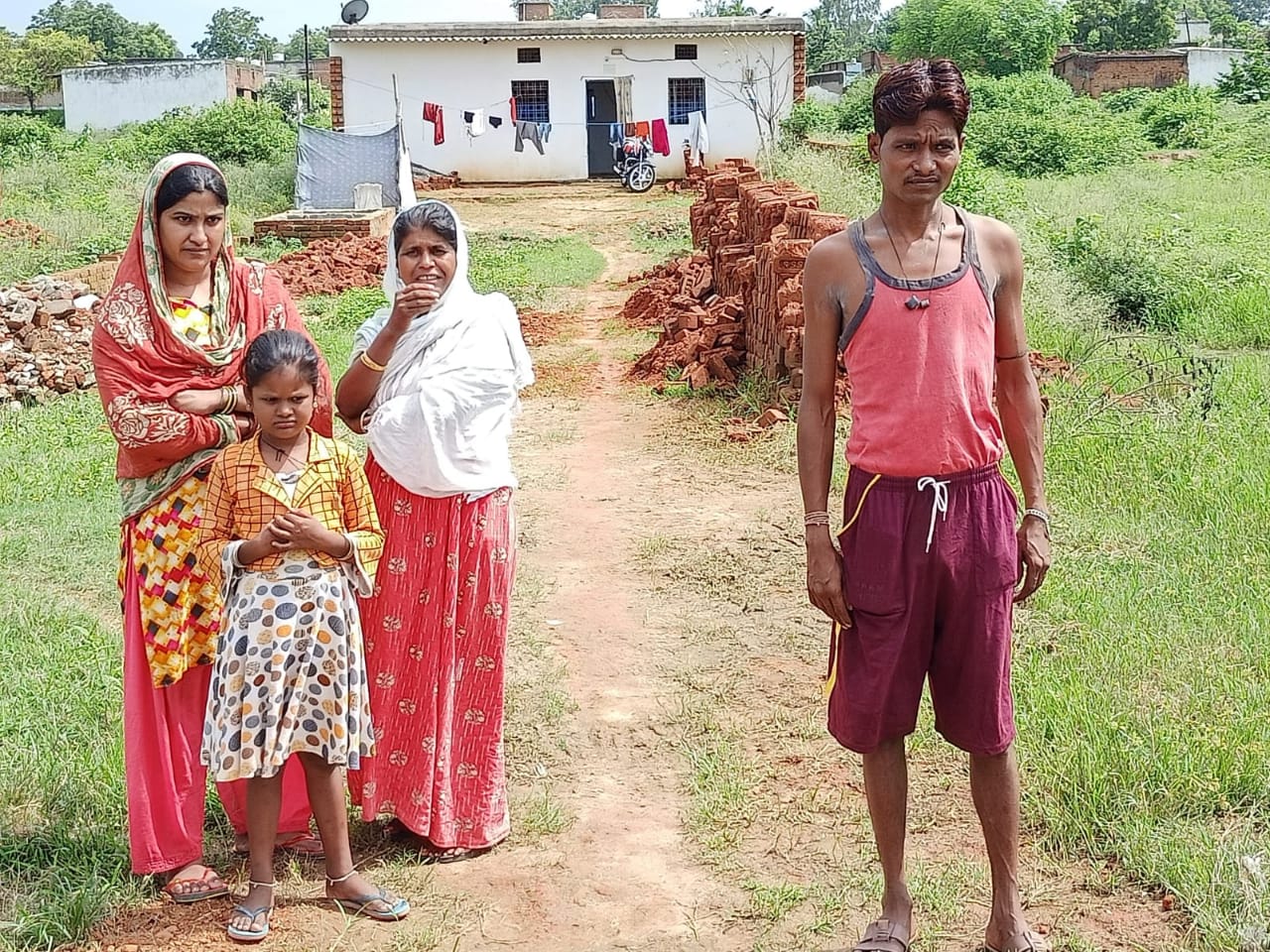 गैस रिसाव नहीं  अफवाह  हड़कंप, गैस से नहीं करंट से सांपों की हुई मौत