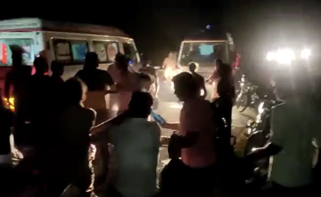 कानपुर में भीषण सड़क हादसा, ट्रैक्टर-ट्रॉली पलटने से 25 की मौत