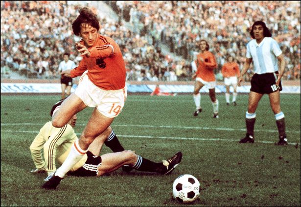  अर्जेंटीना-नीदरलैंड मैच में बवाल, मैदान पर भिड़े 